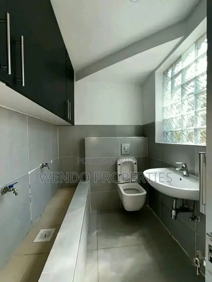 5bdrm Villa in Runda for rent