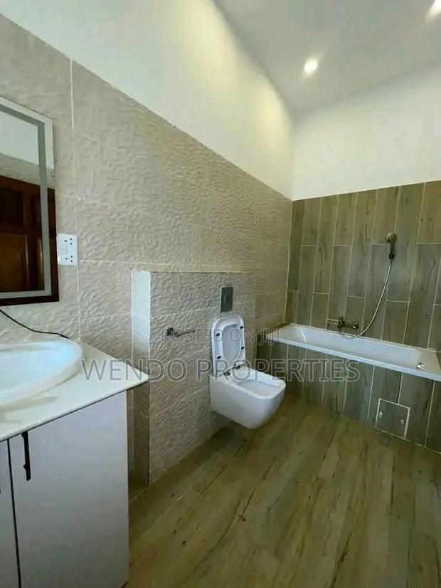 5bdrm Villa in Runda for rent - thumbnail 8