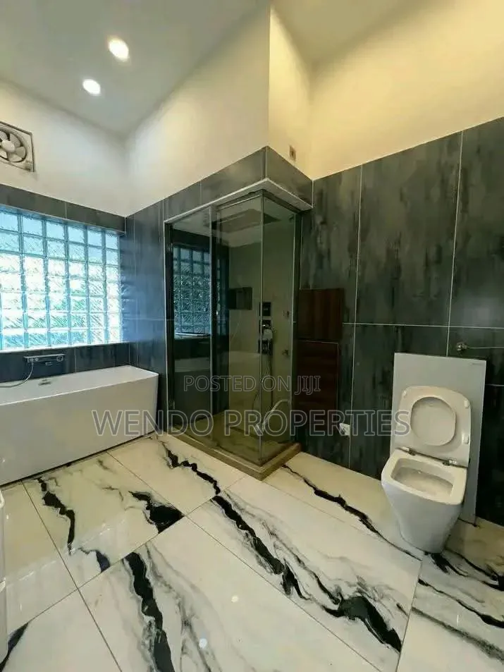 5bdrm Villa in Runda for rent