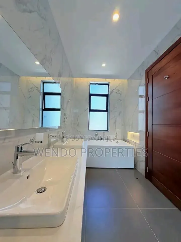 4bdrm Villa in Muthangari for rent