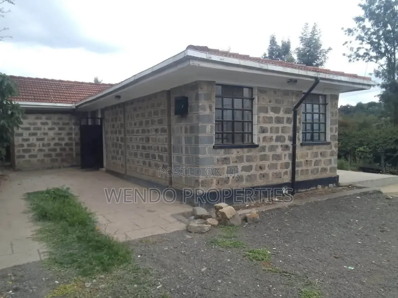 3bdrm Bungalow in Kandisi for sale