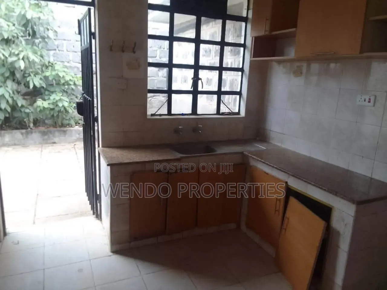 3bdrm Bungalow in Kandisi for sale