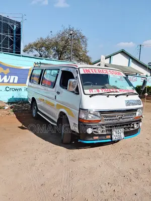 Toyota HiAce 2003 White
