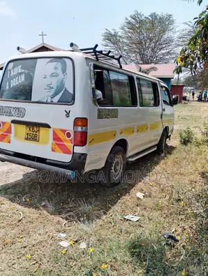 Toyota HiAce 2003 White
