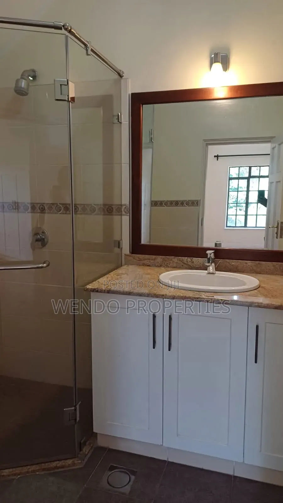 5bdrm Villa in Hardy for sale