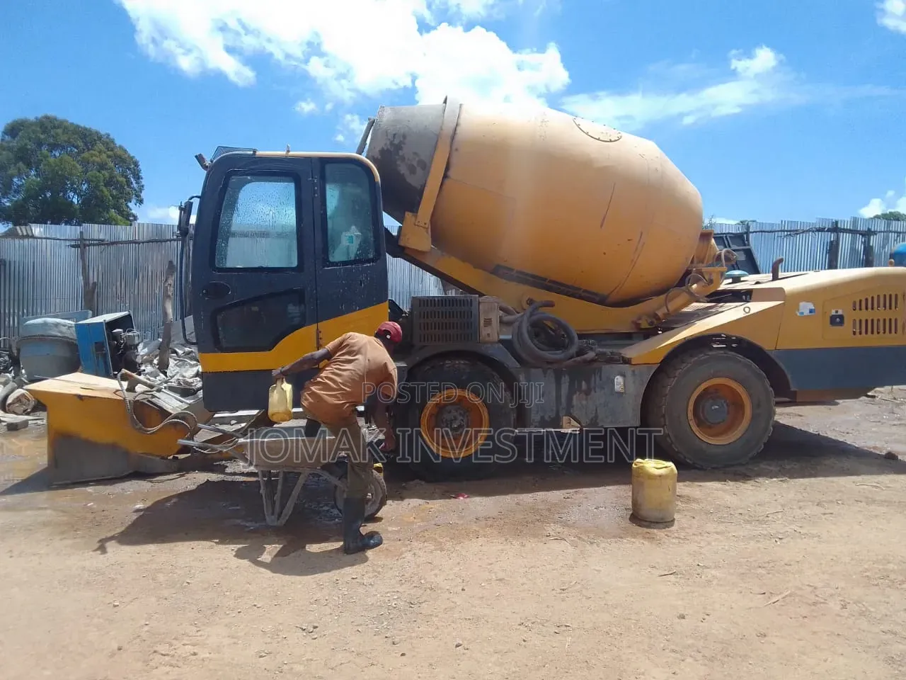 Self Loading Concrete Mixer and Pump for Hire
