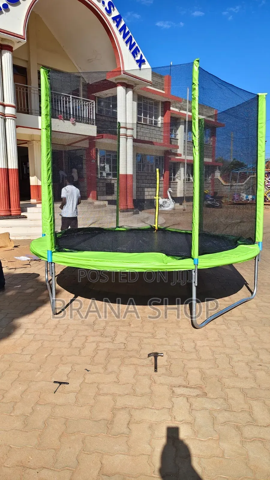 **12FT Lime Green Kids Trampoline – Spacious Garden Fun **