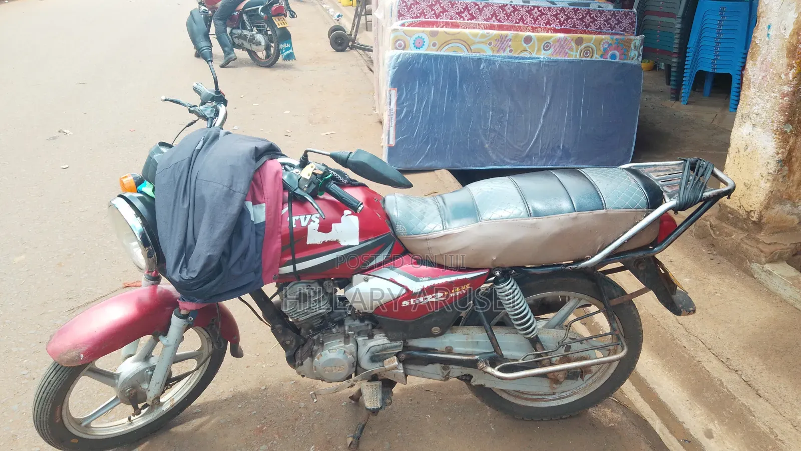 TVS HLX 125 2022 Red