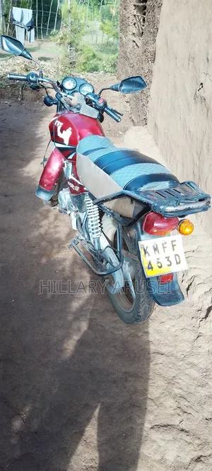 TVS HLX 125 2022 Red