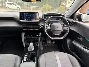 Peugeot 208 2021 Black