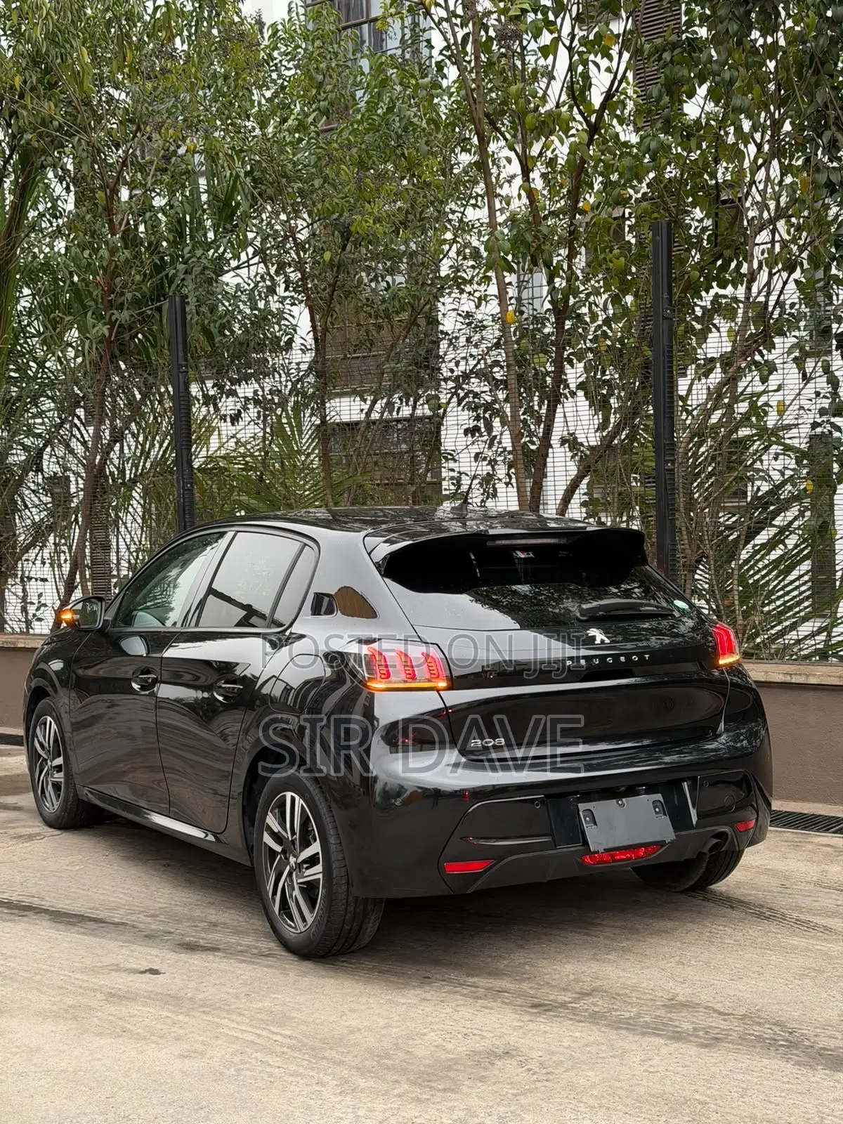 Peugeot 208 2021 Black