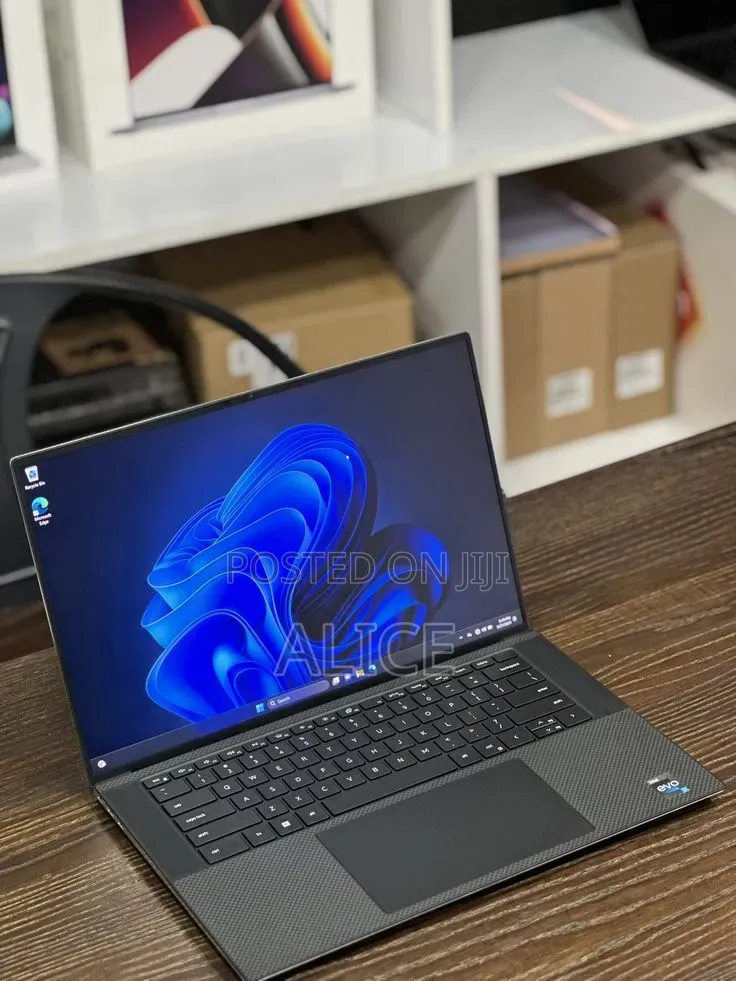 Laptop Dell Precision 5560 16GB Intel Core i7 SSD 512GB