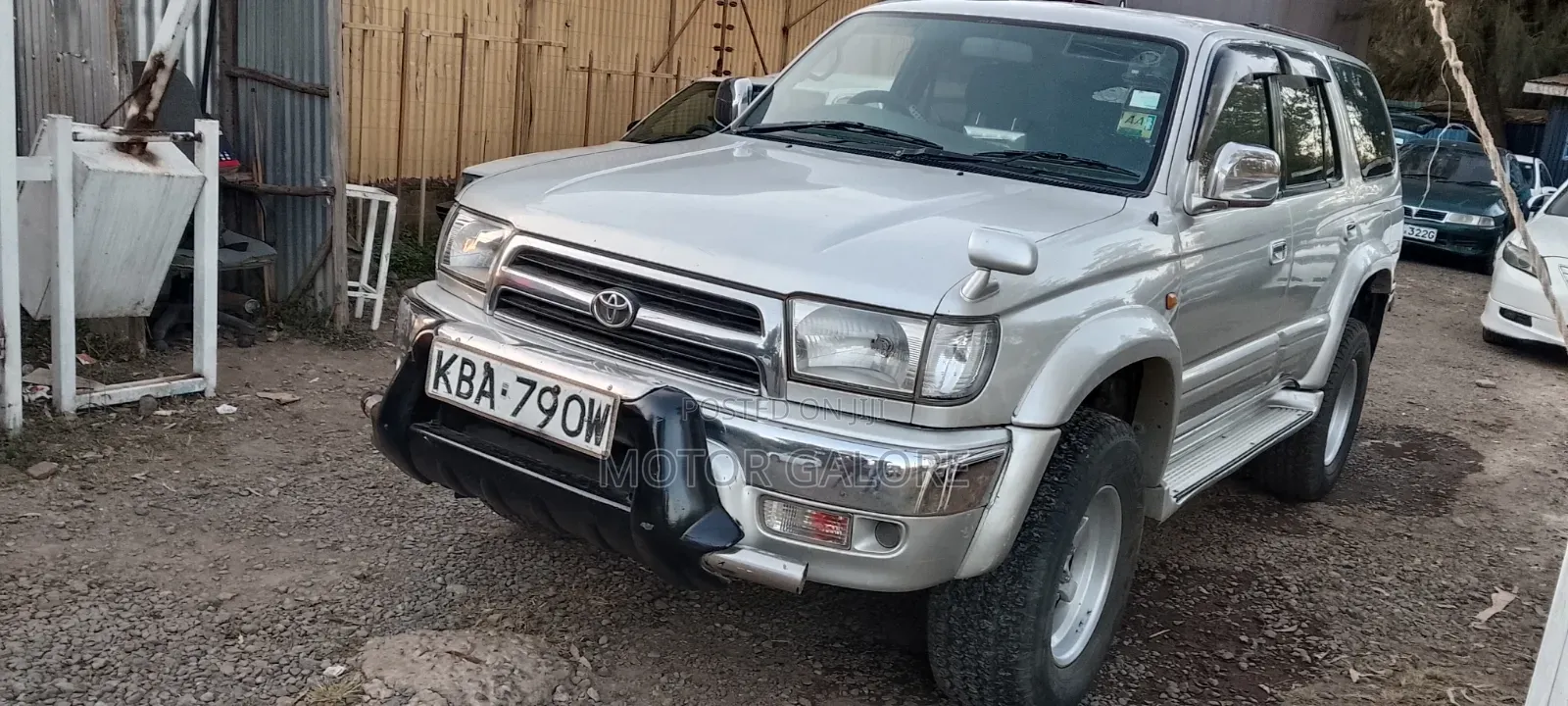 Toyota Hilux Surf 2.7 SSR 2000 Silver