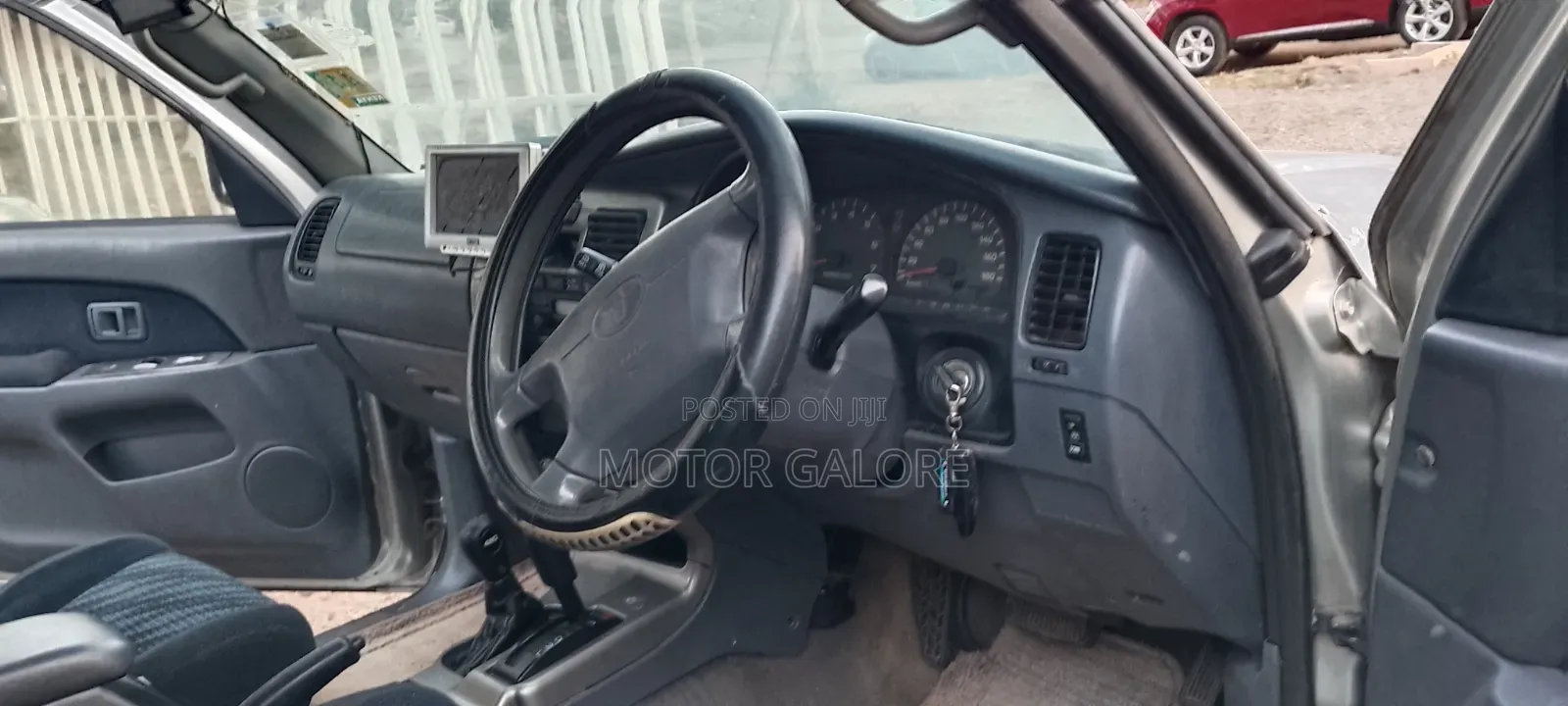Toyota Hilux Surf 2.7 SSR 2000 Silver