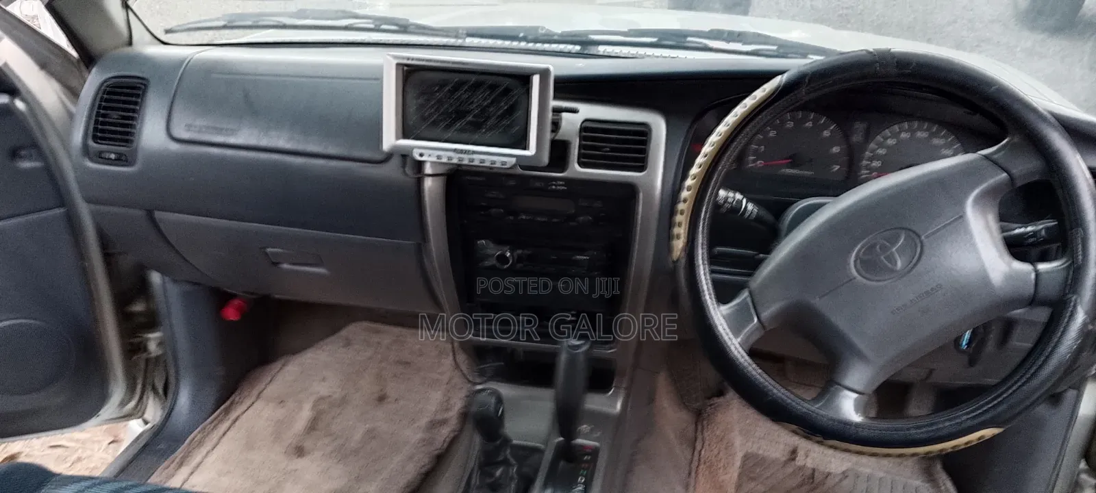 Toyota Hilux Surf 2.7 SSR 2000 Silver