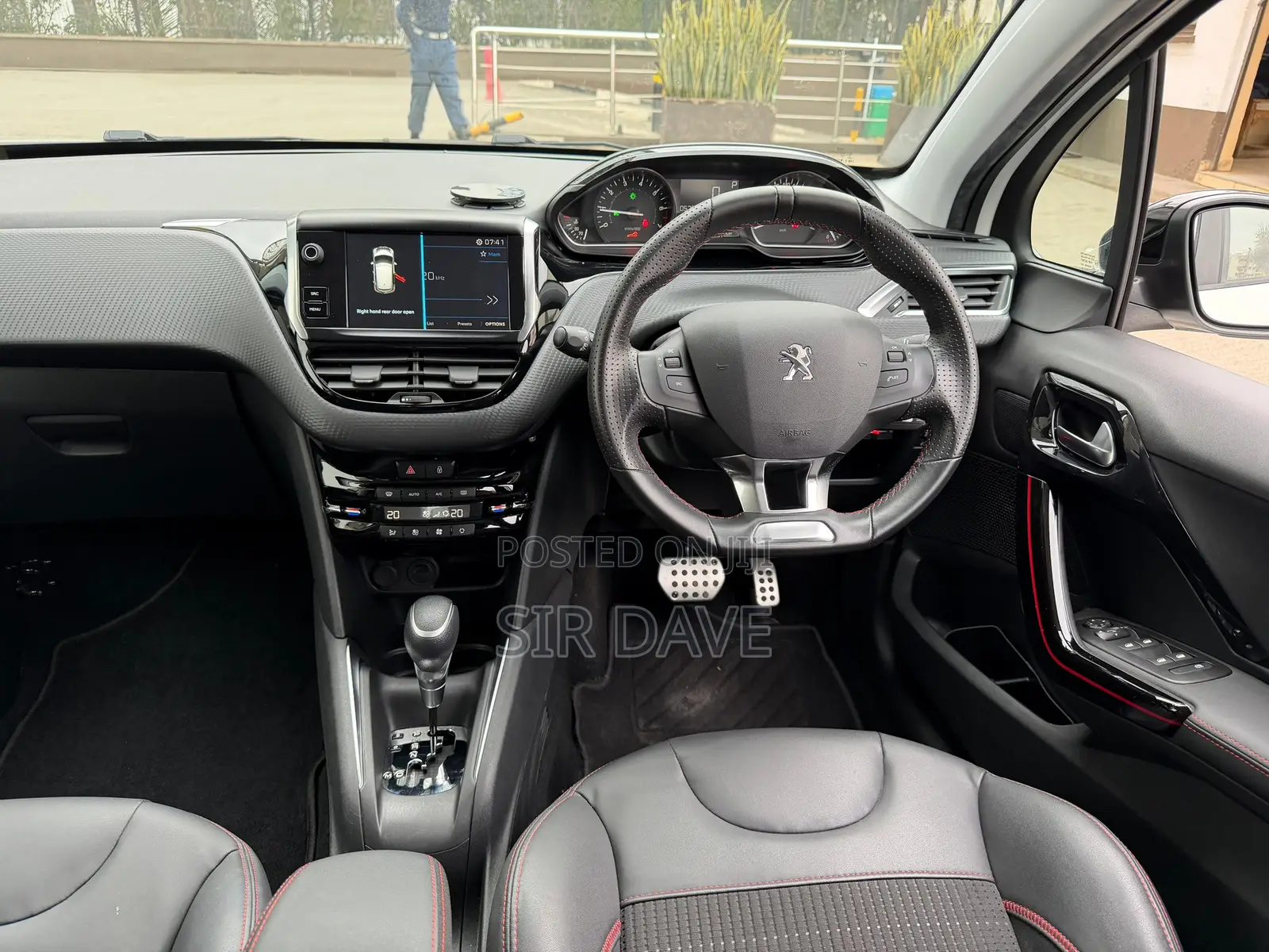 Peugeot 208 2019 White