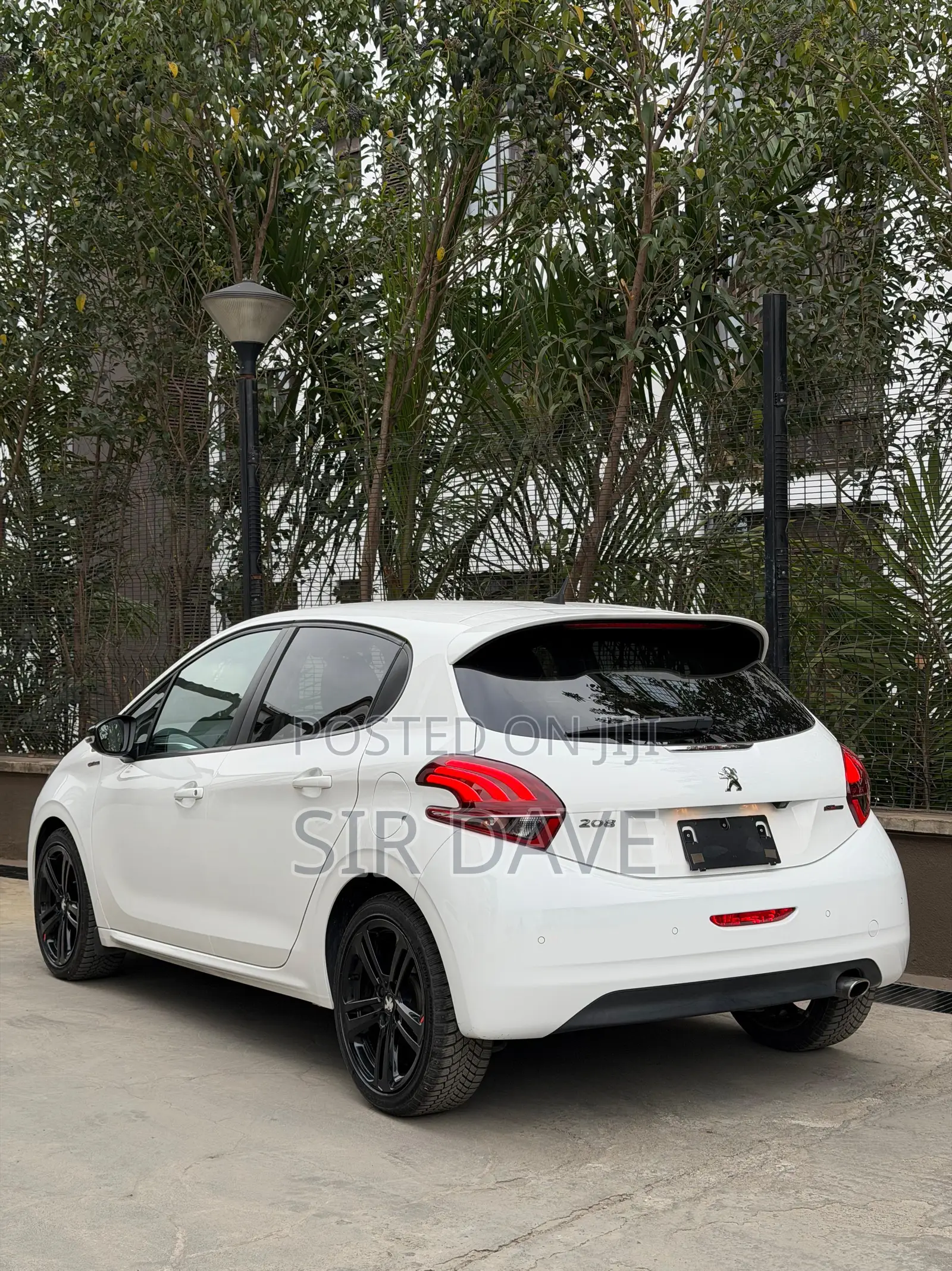 Peugeot 208 2019 White
