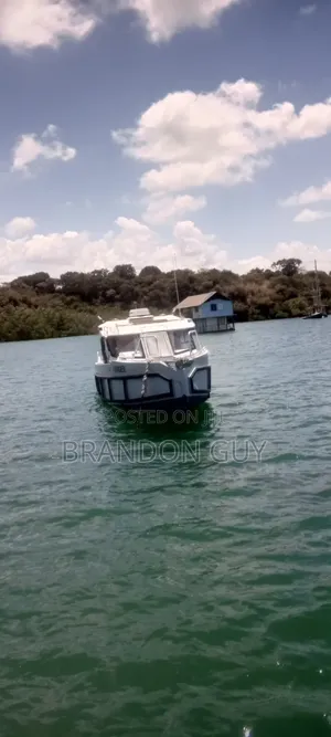 Enclosed Cabin Cruiser Boat