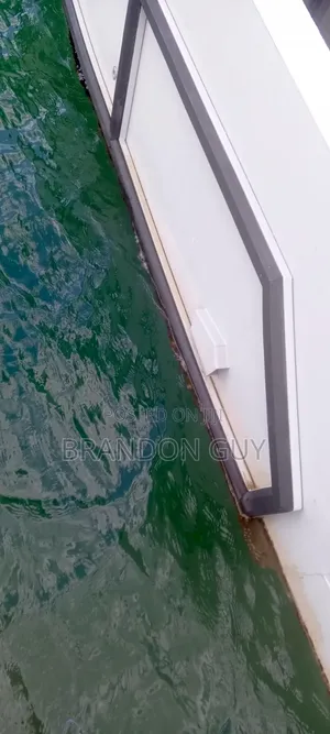 Enclosed Cabin Cruiser Boat