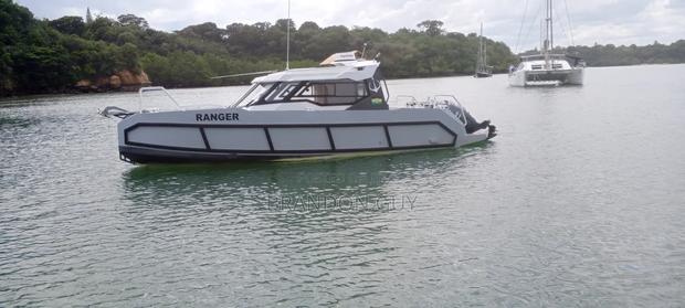 Enclosed Cabin Cruiser Boat