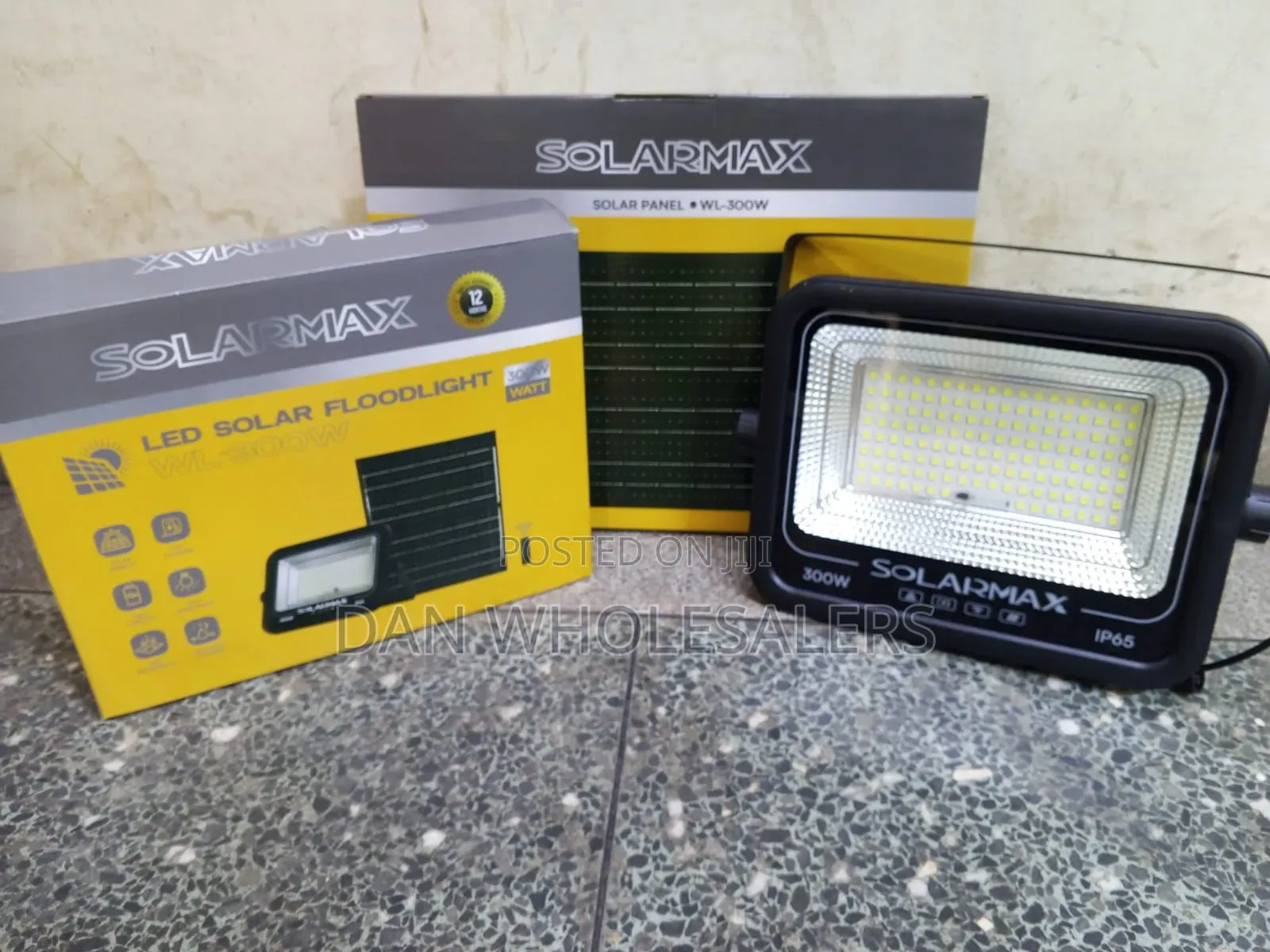 Solarmax LED Solar Floodlight 300W IP65 Waterproof Outdoor Light