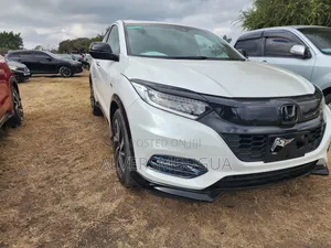 Honda Vezel 1.5 2WD 172 hp 2019 Pearl