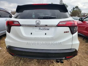 Honda Vezel 1.5 2WD 172 hp 2019 Pearl