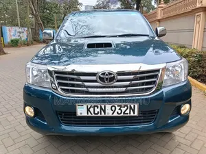 Toyota Hilux 2011 Green