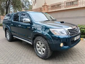 Toyota Hilux 2011 Green