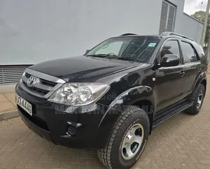 Toyota Fortuner 2.5 D AWD 2006 Black