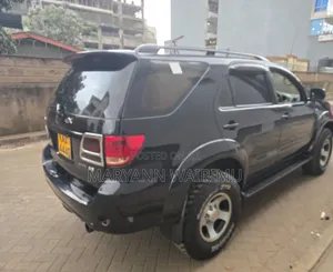 Toyota Fortuner 2.5 D AWD 2006 Black