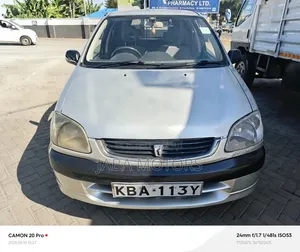 Toyota Raum 2000 Gray