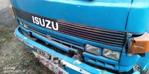 Isuzu FVR Long Chase 1990 Blue