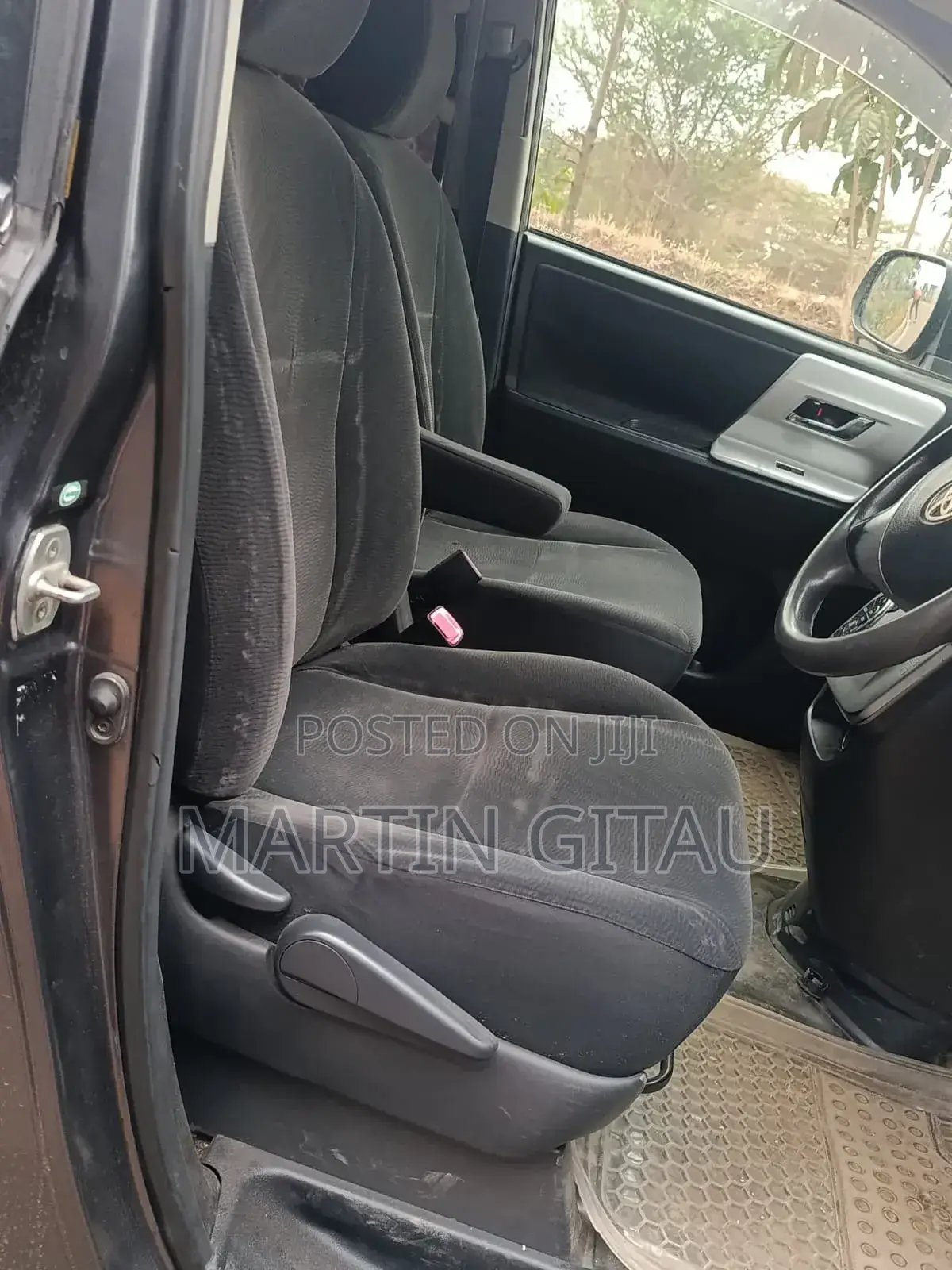 Toyota Noah 2012 Gray