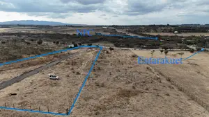 Kiserian. Plots Along Pipeline Road