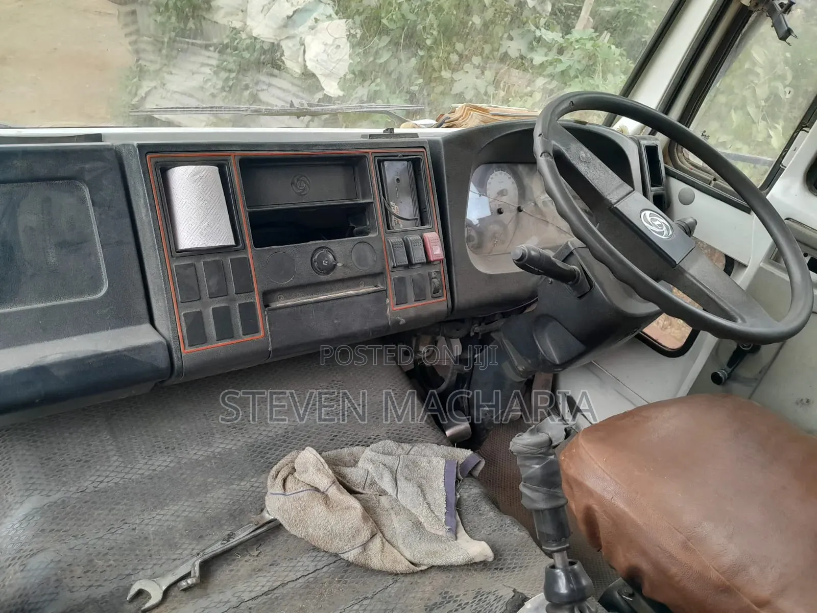 Ashok Leyland 2518i 2015 White
