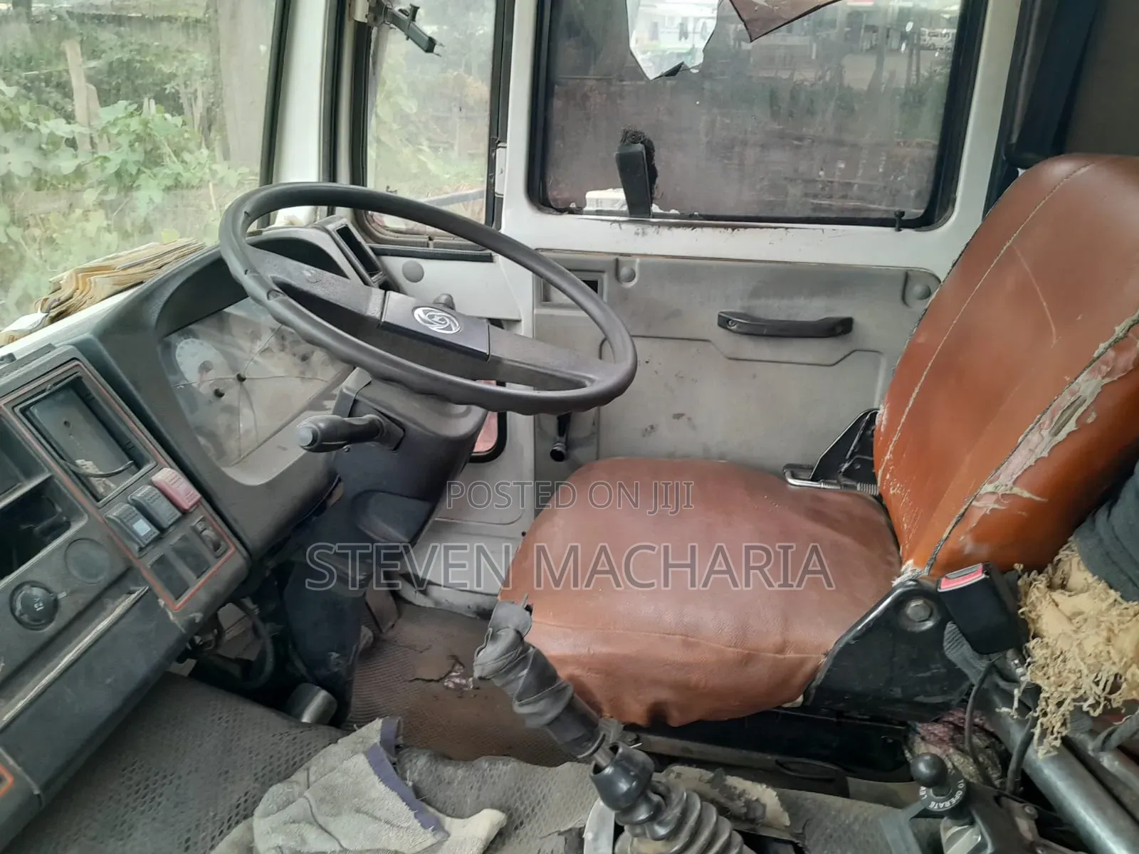 Ashok Leyland 2518i 2015 White