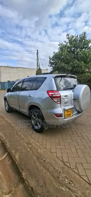 Toyota RAV4 2012 Silver