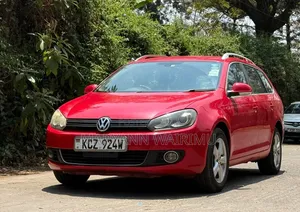 Volkswagen Golf 2013 Red