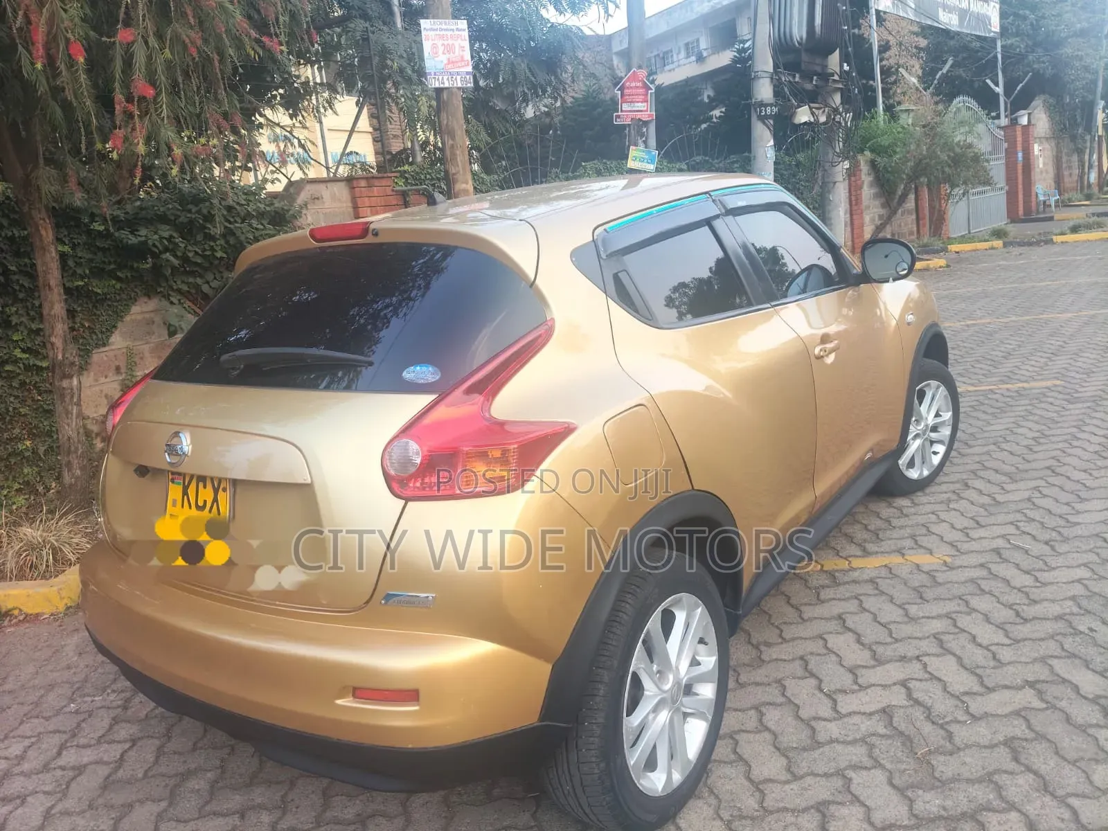 Nissan Juke 2012 Gold