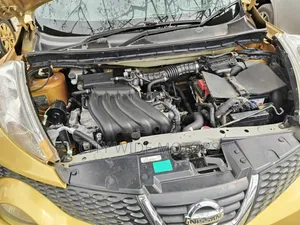 Nissan Juke 2012 Gold