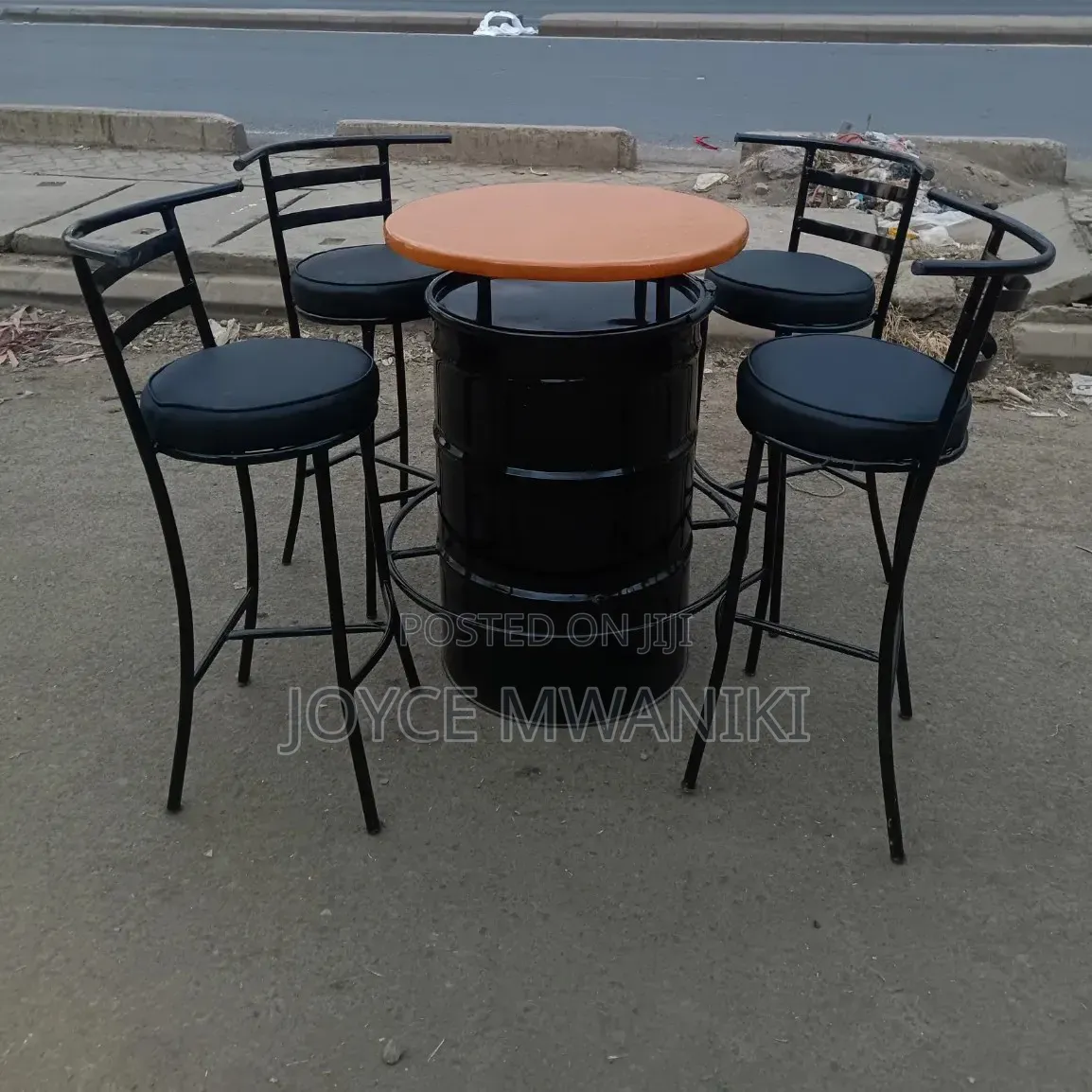 Custom Drum Table With 4 Bar Chairs