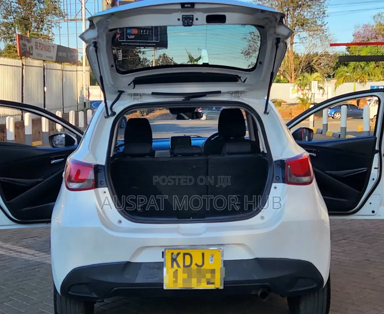 Mazda Axela 2015 White