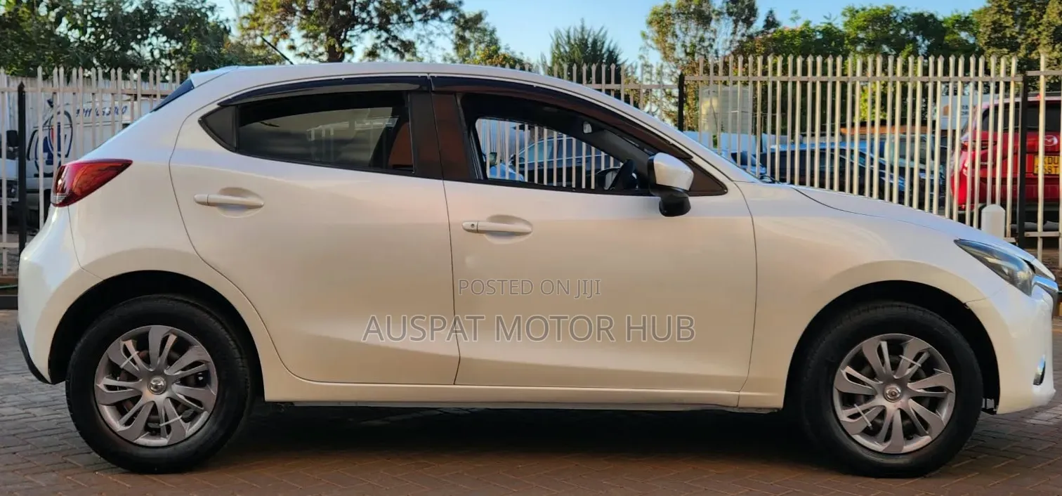 Mazda Axela 2015 White