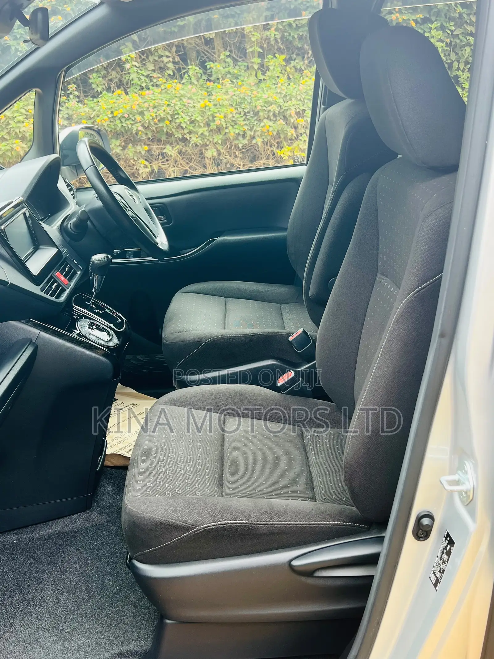 Toyota Noah 2.0 FWD (8 Seater) 2020 Silver