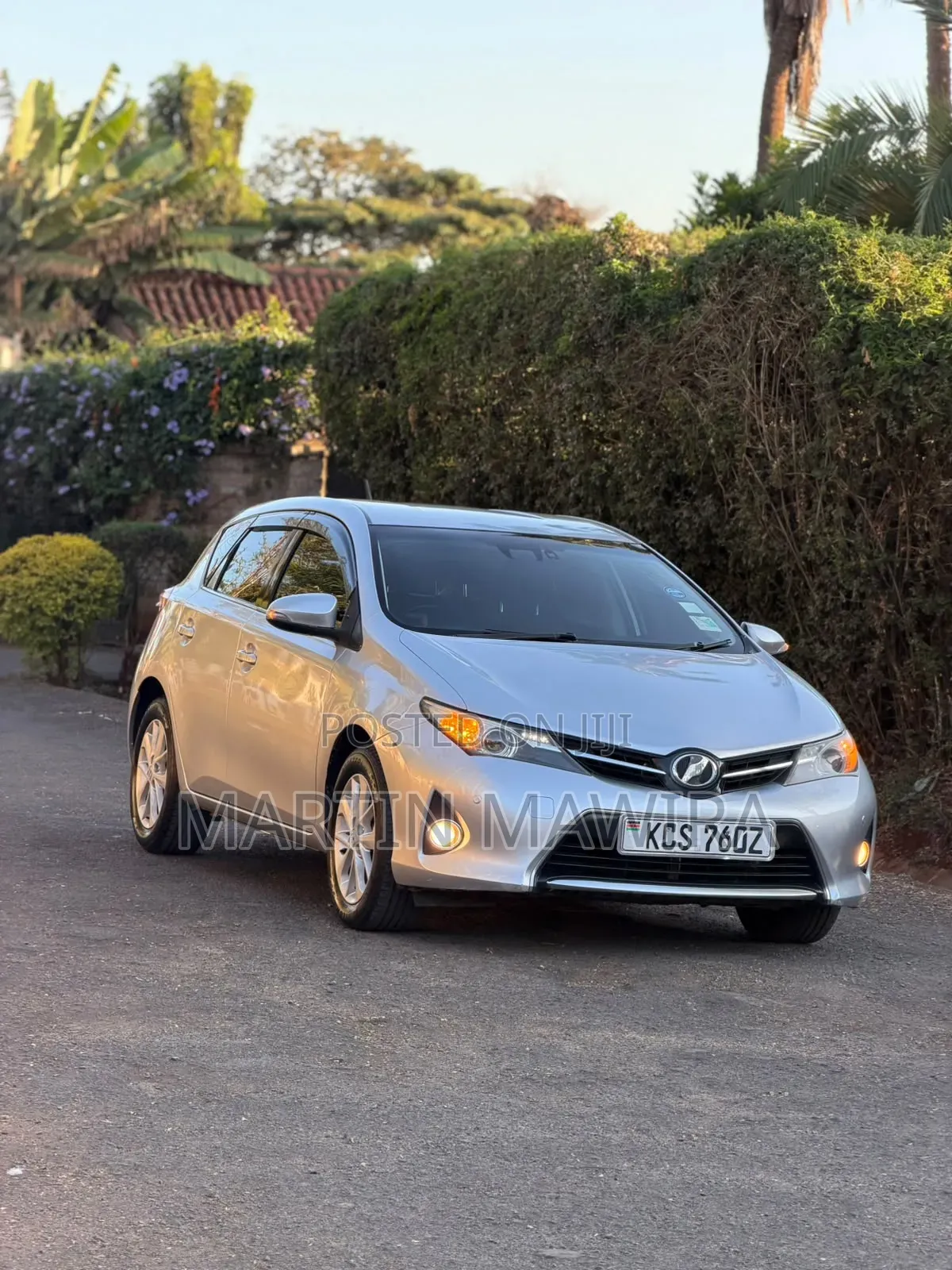 Toyota Auris 2012 Silver