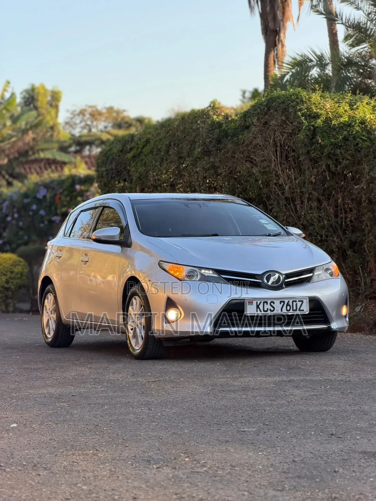 Toyota Auris 2012 Silver