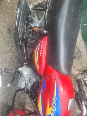 New Bajaj Boxer 125 2026 Red