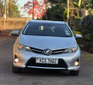 Toyota Auris 2012 Silver