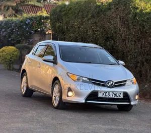 Toyota Auris 2012 Silver
